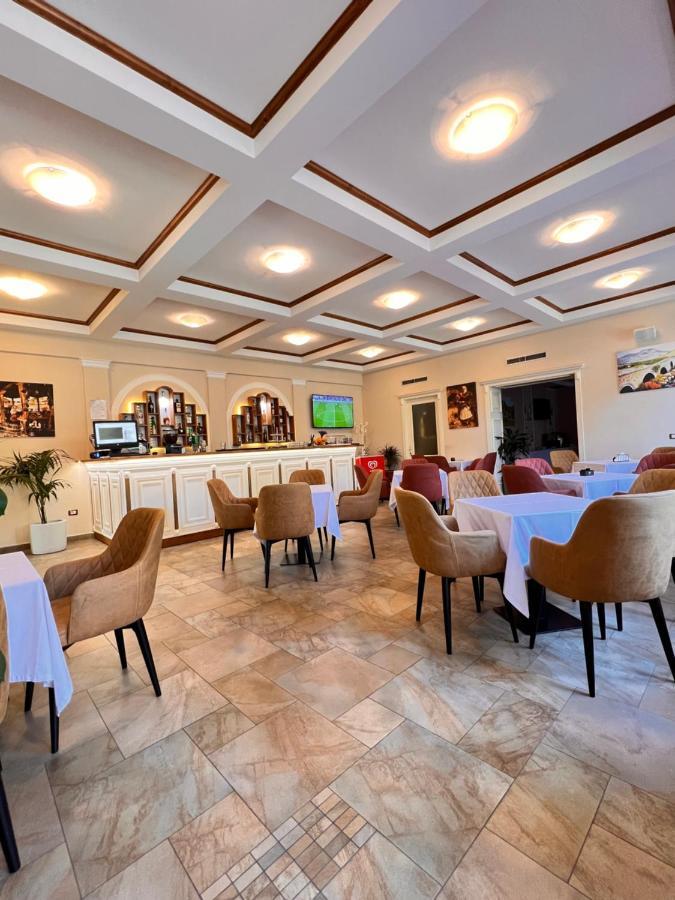 Hotel Treva Shkodër Eksteriør billede